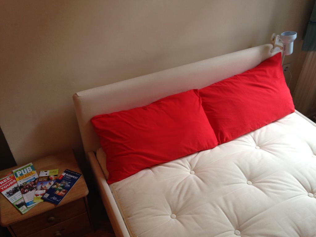 Yolo Hostel Budapest Zimmer foto