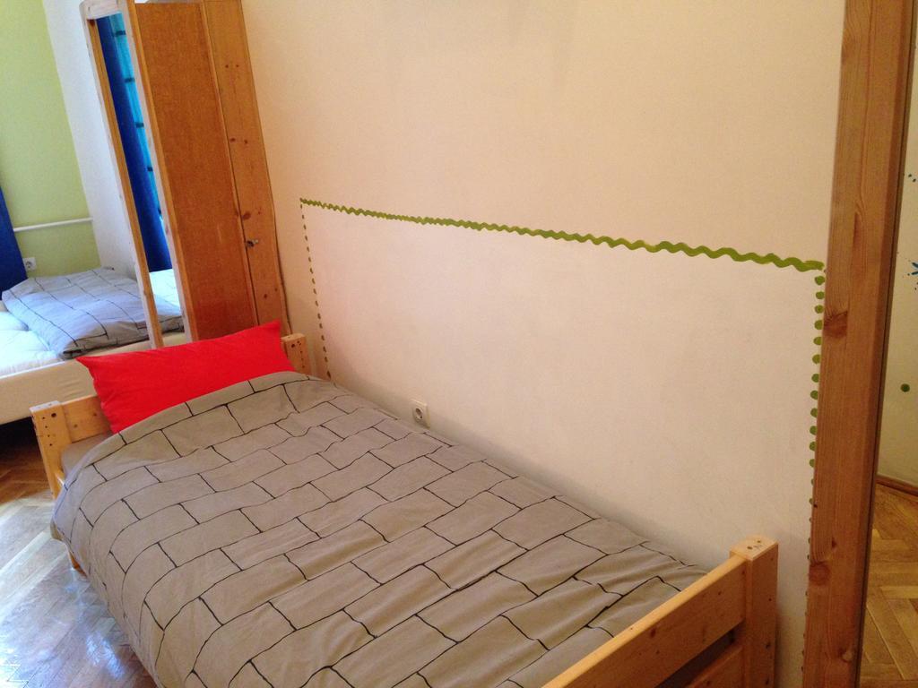 Yolo Hostel Budapest Zimmer foto