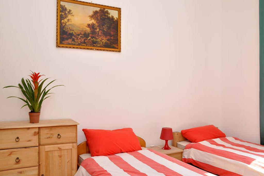 Yolo Hostel Budapest Zimmer foto